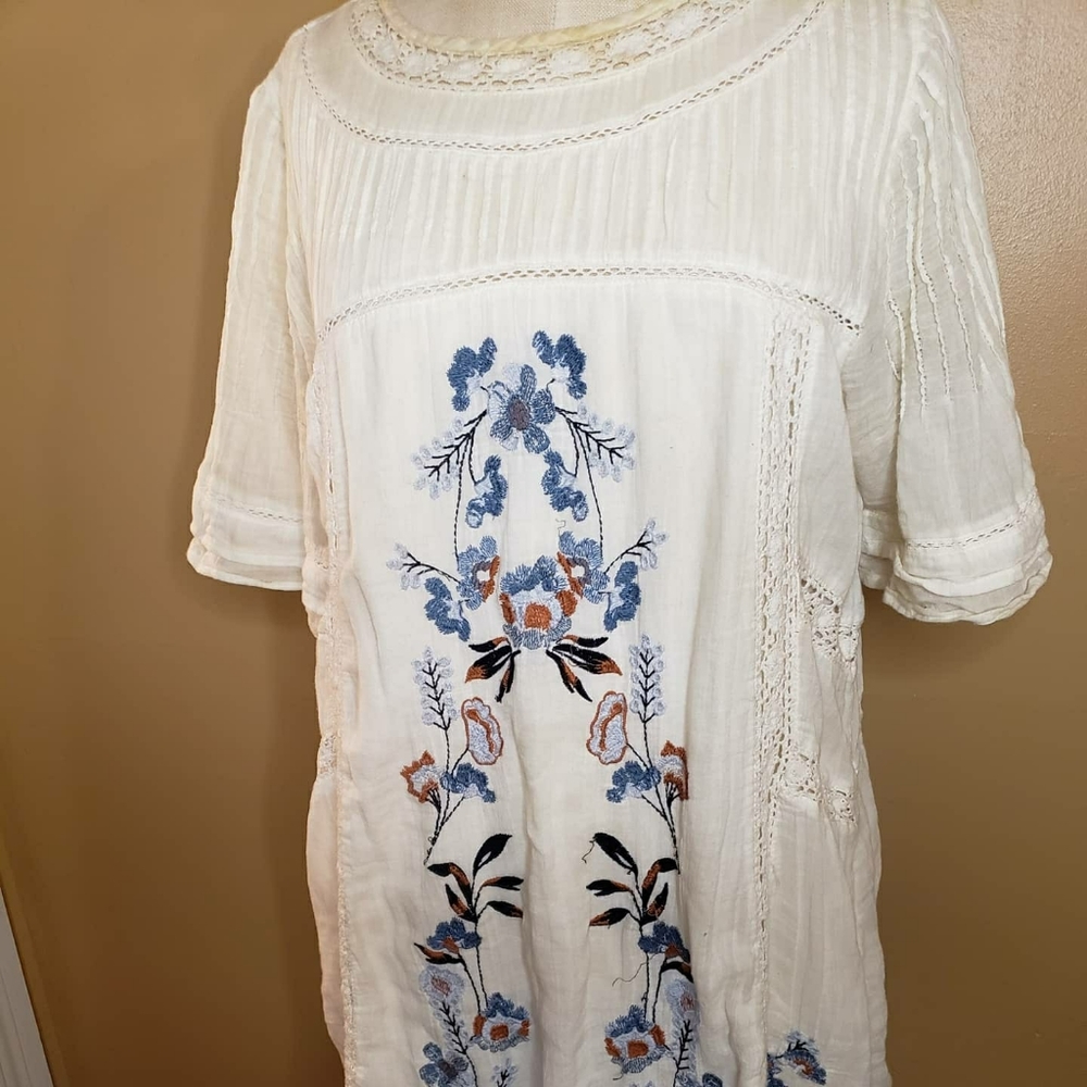 Dress - Picture 4 of 4
